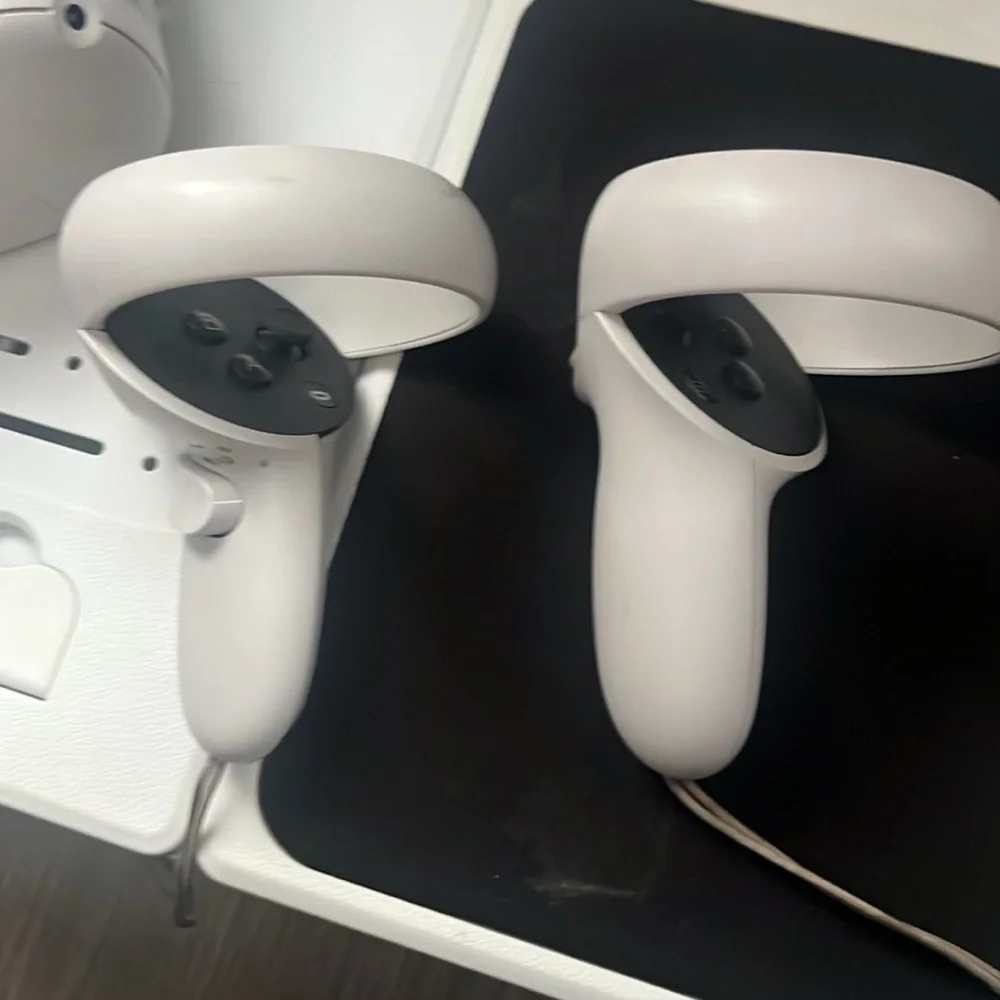 VR Headset - White